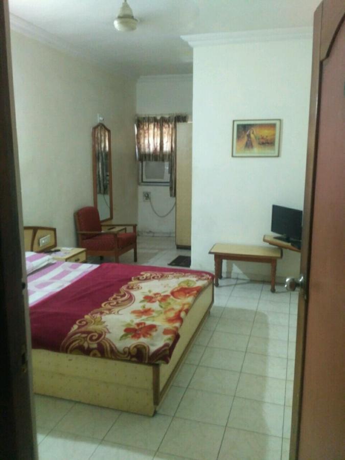 Rajshree Hotel Ahmedabad Buitenkant foto
