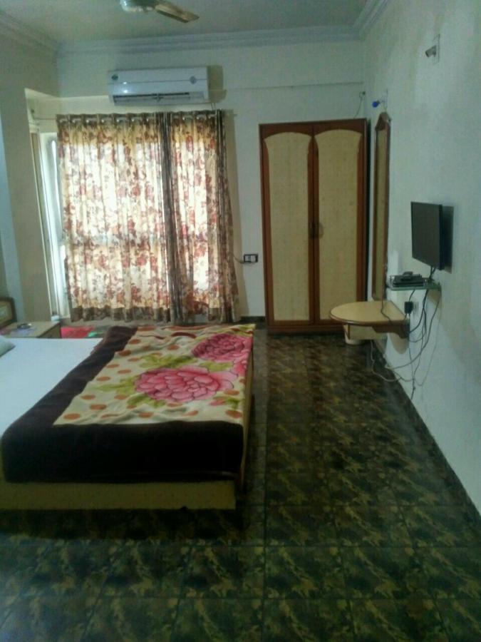 Rajshree Hotel Ahmedabad Buitenkant foto